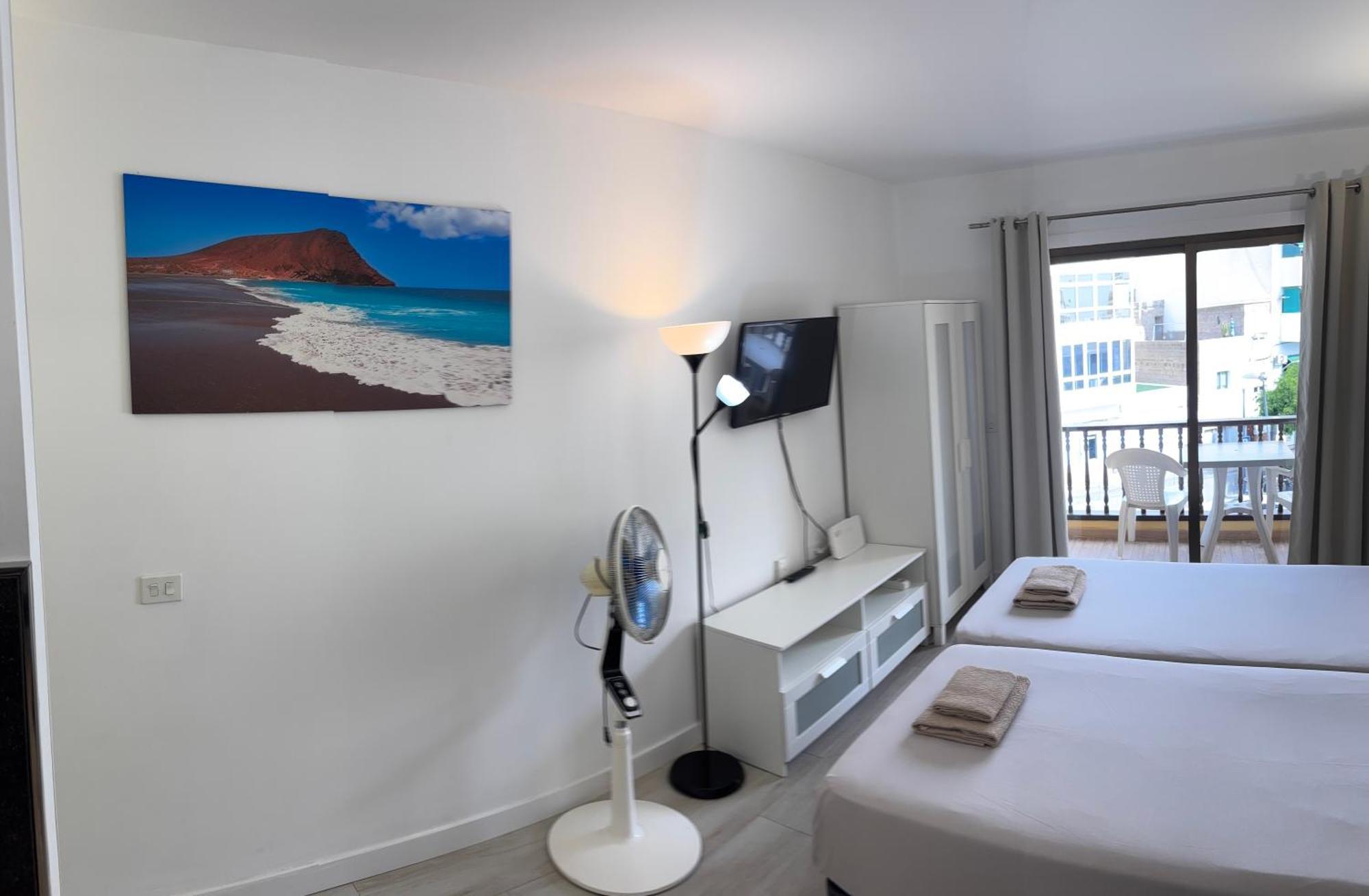 Cozy Studio In Los Cristianos Beach Free Wifi アロナ エクステリア 写真