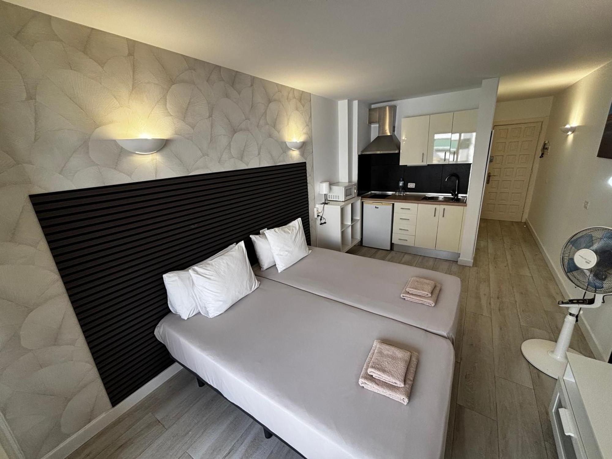 Cozy Studio In Los Cristianos Beach Free Wifi アロナ エクステリア 写真